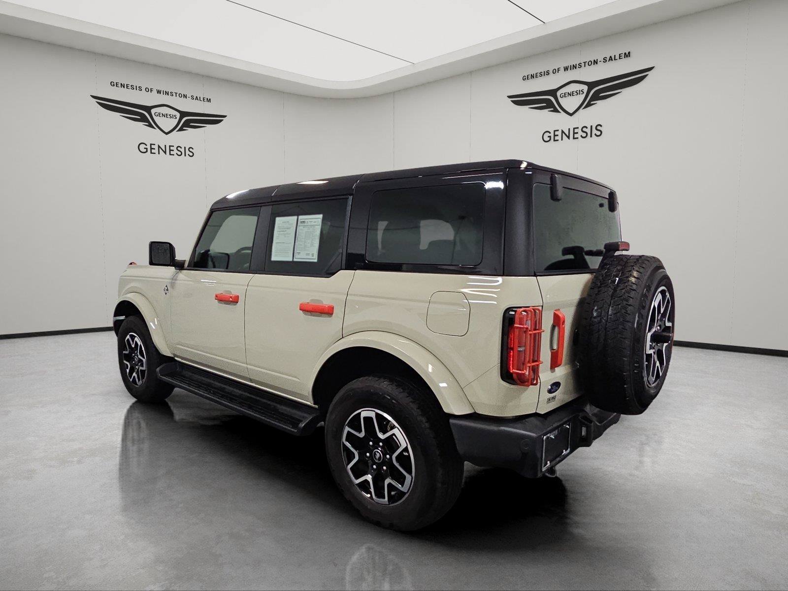 Used 2025 Ford Bronco Outer Banks AWD/4WD image 3