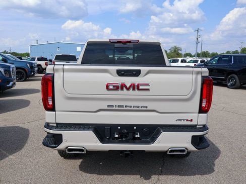 New 2026 GMC Sierra 1500 AT4 w/ AT4 Premium Package AWD/4WD image 4