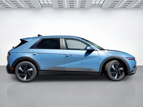 New 2026 Hyundai Ioniq 5 SEL RWD image 3