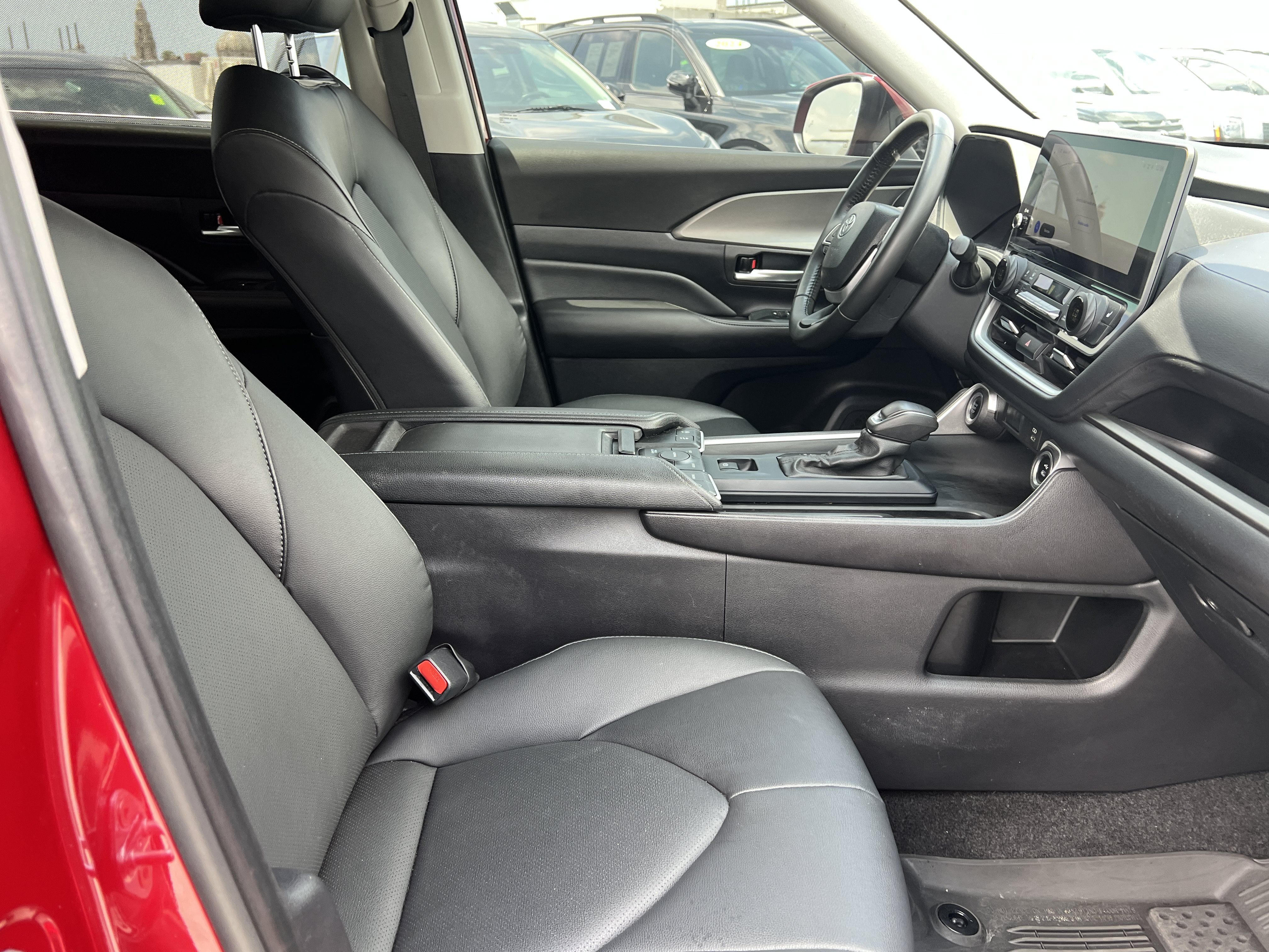 Used 2024 Toyota Grand Highlander AWD image 16