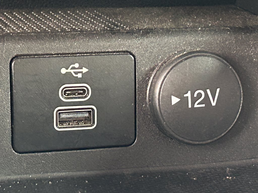 Used 2025 Ford Escape Active AWD/4WD image 15