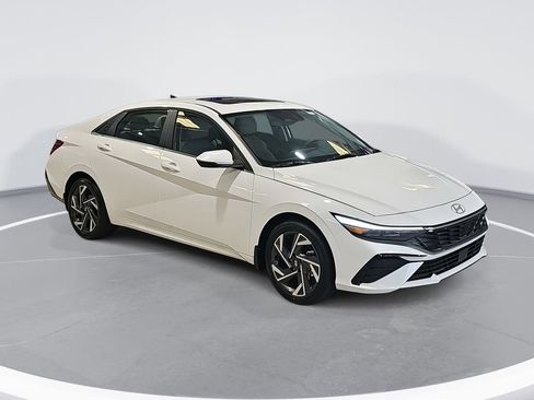 New 2026 Hyundai Elantra Limited image 3