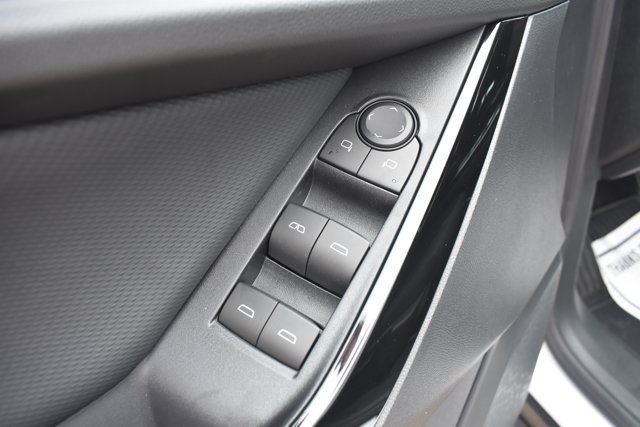 New 2027 Chevrolet Equinox LT w/ Safety and Technology Package FWD image 12
