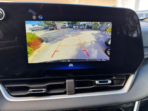 Used 2025 Chevrolet Equinox LT image 17