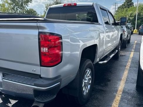 Used 2018 Chevrolet Silverado 2500 LT w/ LT Convenience Package AWD/4WD image 3