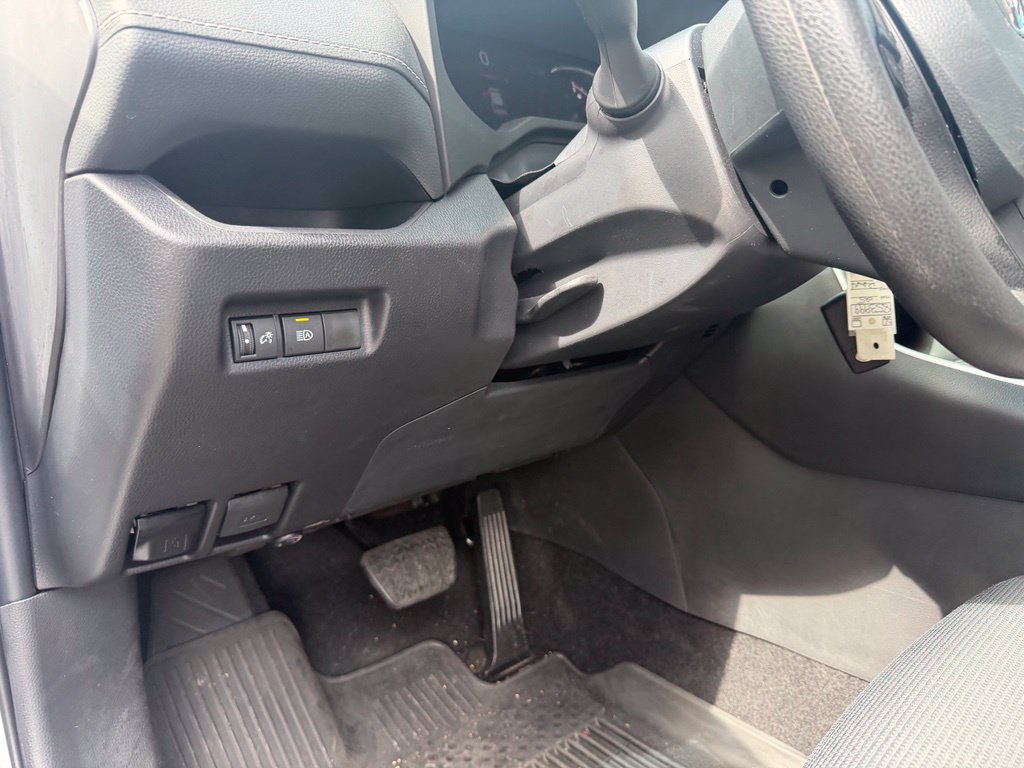 Used 2025 Toyota RAV4 LE AWD/4WD image 22