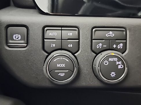 New 2026 Chevrolet Silverado 1500 LT image 32