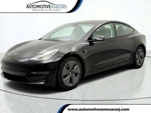 Used 2023 Tesla Model 3 Standard Range RWD image 1
