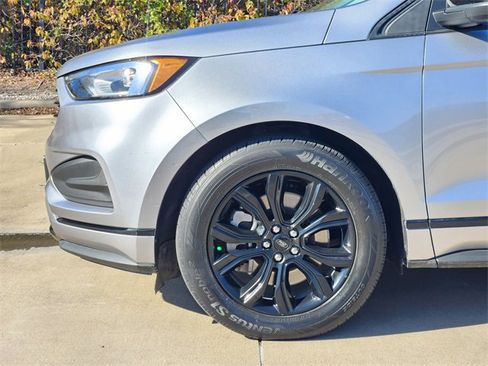 Used 2022 Ford Edge SE w/ Black Appearance Package image 8