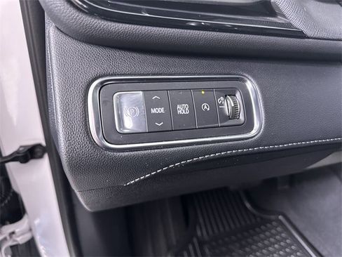 Used 2025 Buick Enclave Sport Touring w/ Power Package image 18