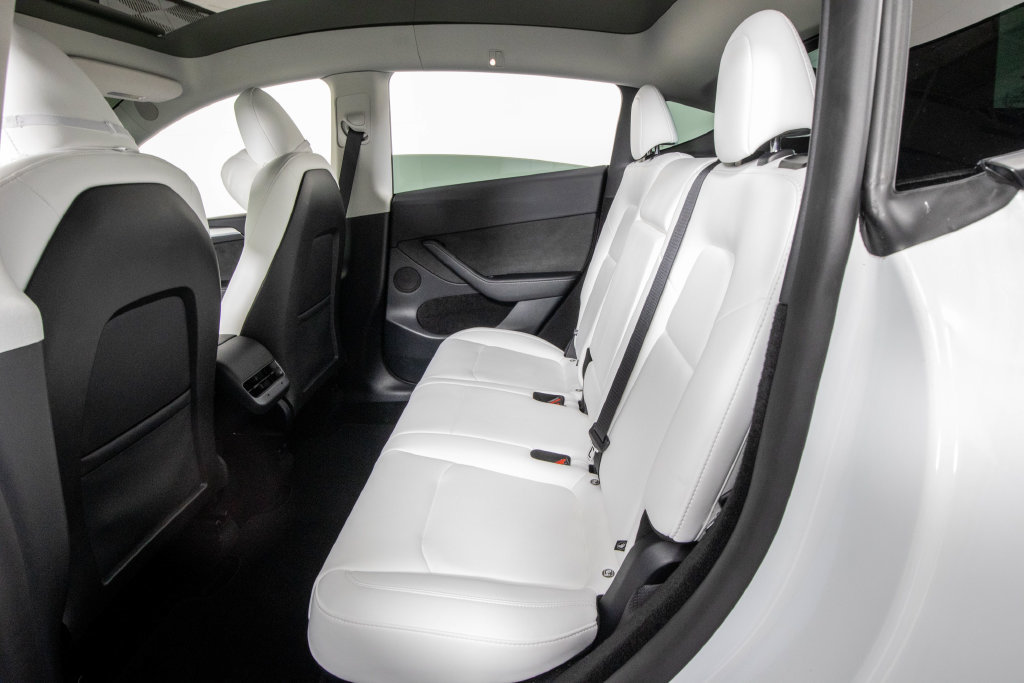 Used 2025 Tesla Model Y Performance AWD/4WD image 12