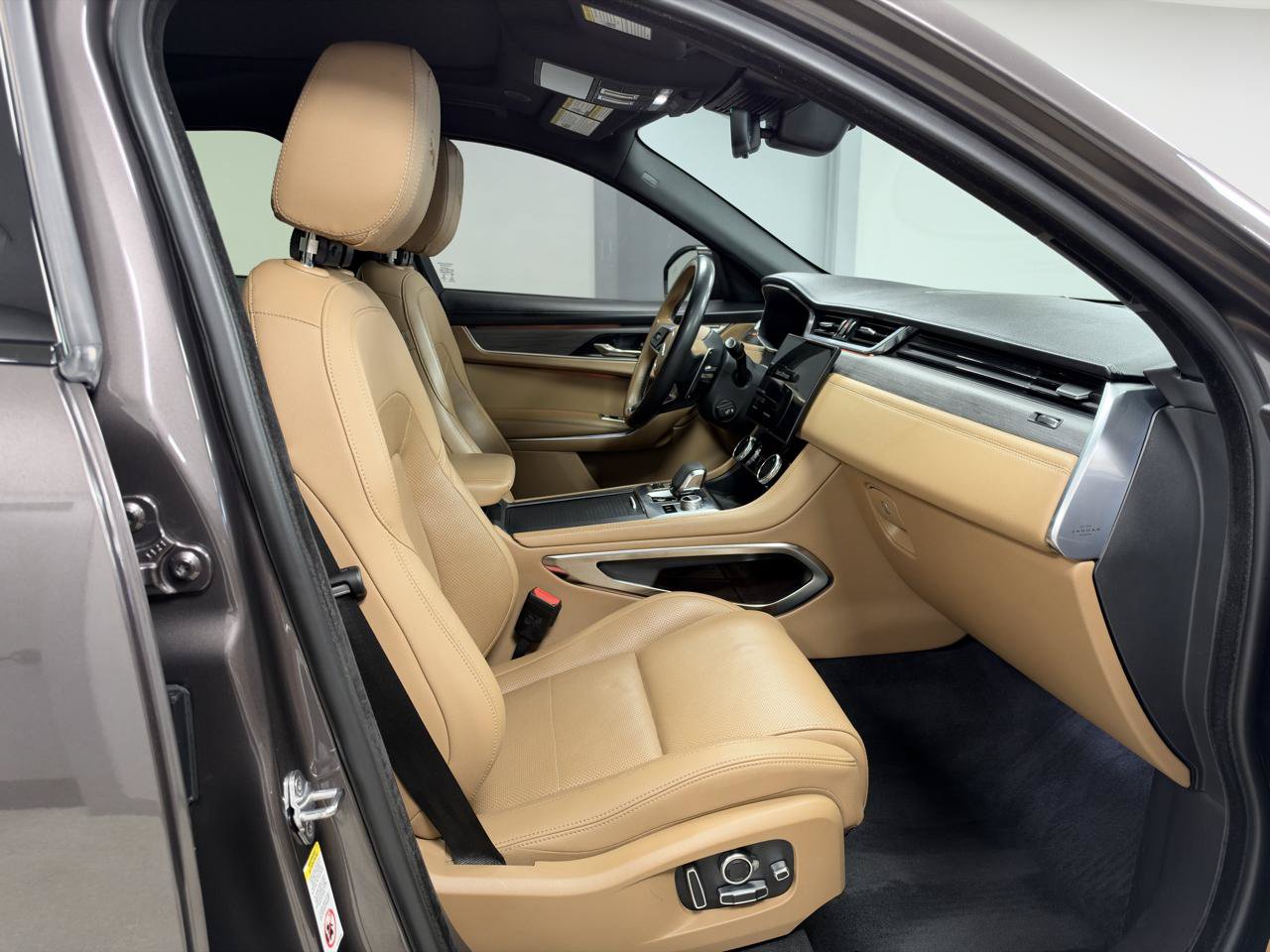 Used 2023 Jaguar F-PACE S AWD/4WD image 9