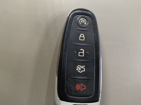 Used 2016 Lincoln Navigator Select image 32