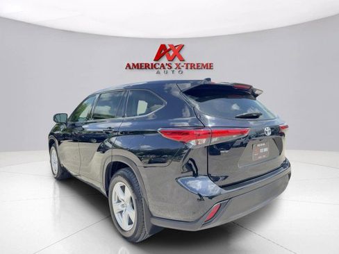 Used 2020 Toyota Highlander L image 3