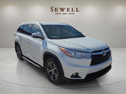 Used 2016 Toyota Highlander XLE image 6