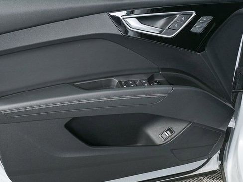 Certified 2023 Audi Q4 e-tron Prestige w/ Black Optic Package image 6