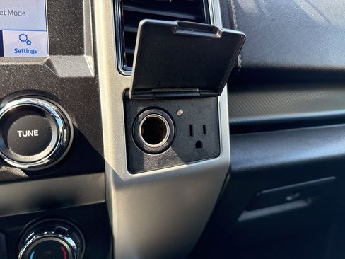 Used 2019 Ford F150 Lariat image 38