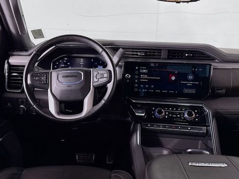 Used 2025 GMC Sierra 3500 Denali w/ Denali Reserve Package image 13