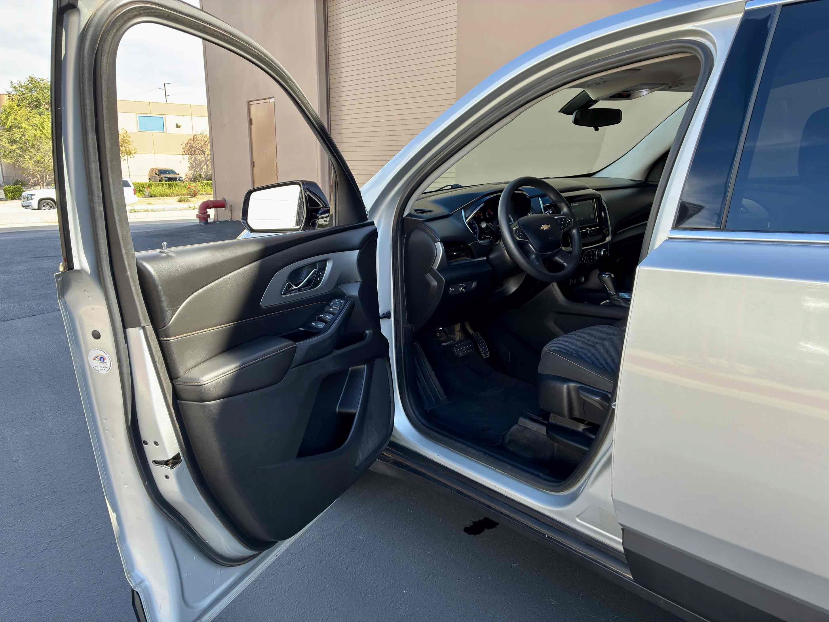 Used 2019 Chevrolet Traverse LS FWD image 35