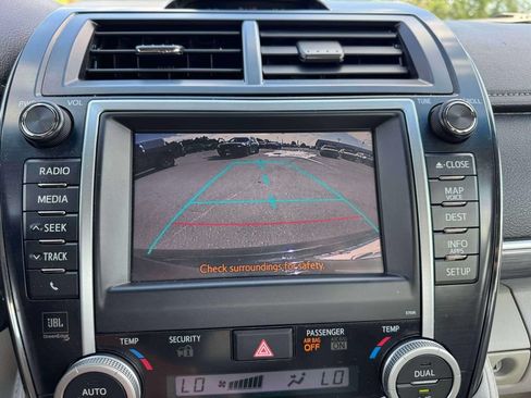 Used 2012 Toyota Camry XLE w/ Leather Pkg FWD image 31