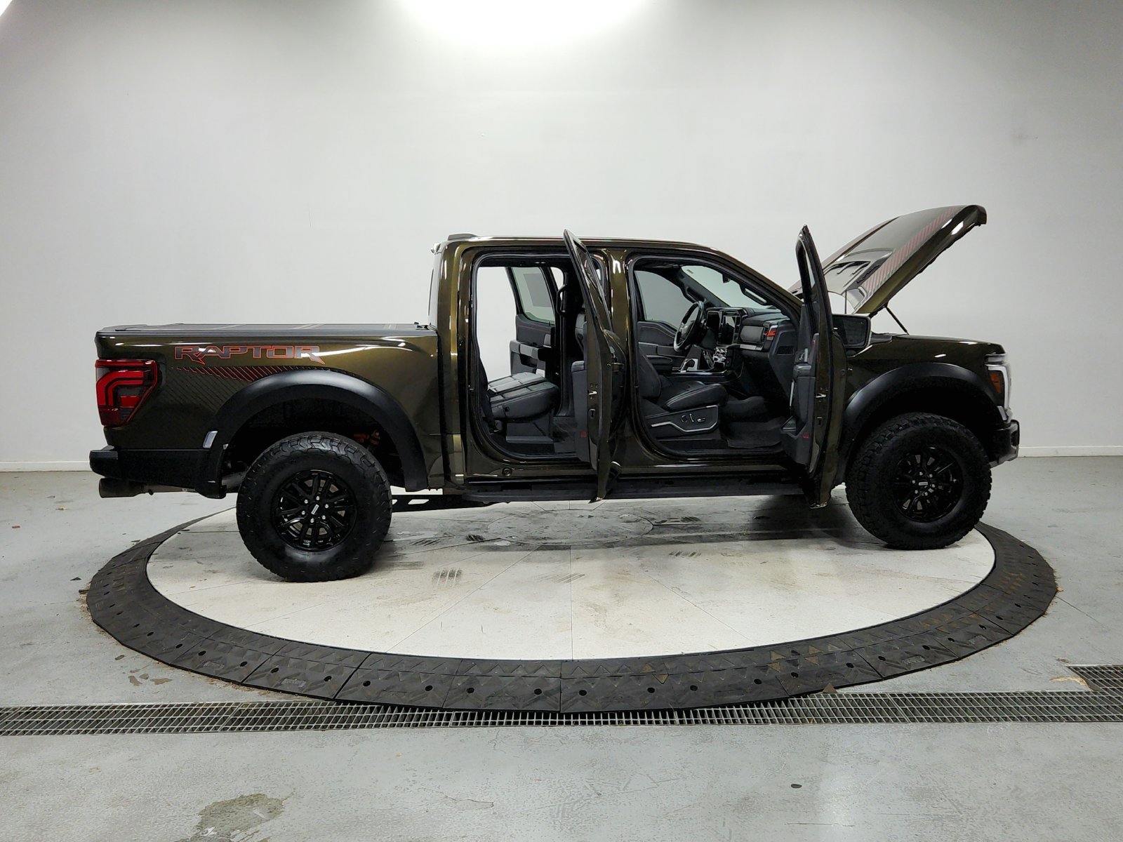 Used 2024 Ford F150 Raptor AWD/4WD image 16