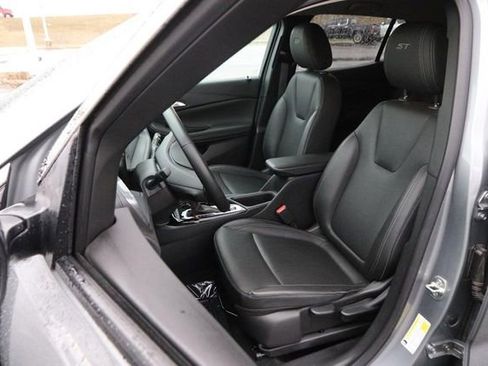 Used 2024 Buick Encore GX Sport Touring image 8