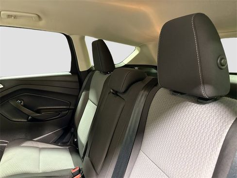 Used 2019 Ford Escape SE image 25