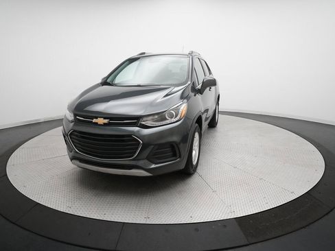 Used 2017 Chevrolet Trax LT w/ Driver Confidence Package image 32