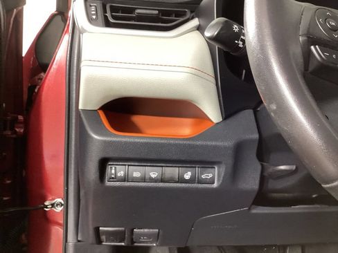 Used 2020 Toyota RAV4 Adventure w/ Convenience Package AWD/4WD image 12