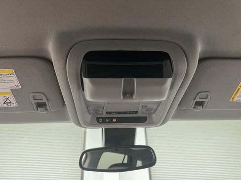 Used 2024 GMC Terrain SLT image 58