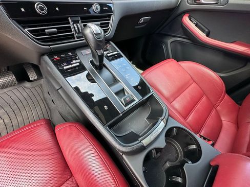 Certified 2023 Porsche Macan Turbo image 29