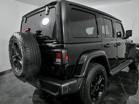 Used 2019 Jeep Wrangler Unlimited Sahara image 10