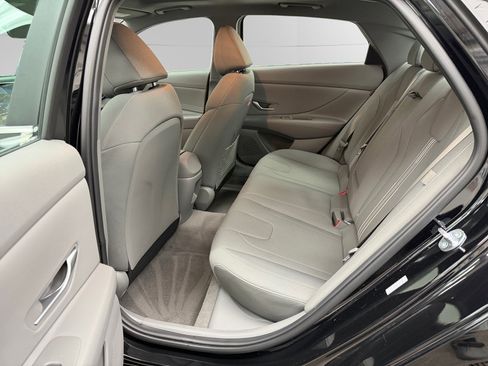 Used 2024 Hyundai Elantra SEL w/ Convenience Package image 13