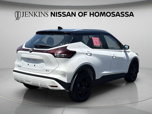 Certified 2024 Nissan Kicks SV FWD image 7