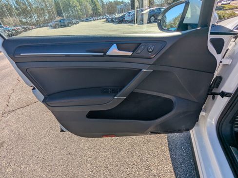 Used 2016 Volkswagen GTI Autobahn w/ Driver Assistance Package image 16