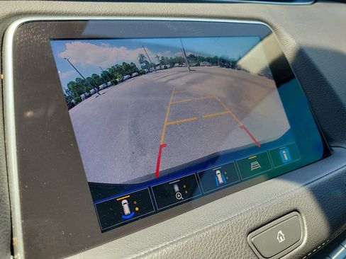 Used 2021 Cadillac XT4 Premium Luxury w/ Enhanced Visibility Package FWD image 29