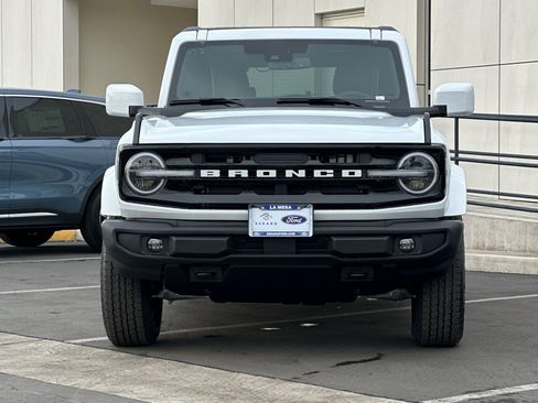New 2025 Ford Bronco Outer Banks image 8