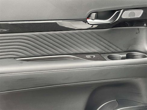 Used 2024 Hyundai Palisade Calligraphy image 10