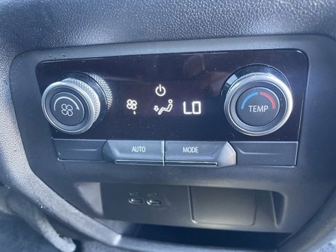 Used 2025 Buick Enclave Sport Touring image 39