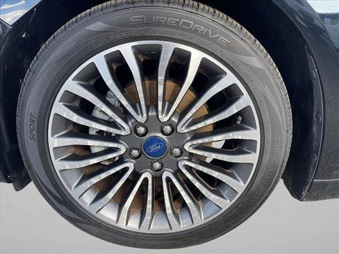 Used 2017 Ford Fusion SE w/ Fusion SE Technology Package AWD/4WD image 15