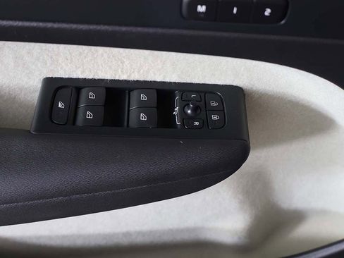 Used 2024 Volvo XC40 B5 Plus w/ Protection Package Premier image 36