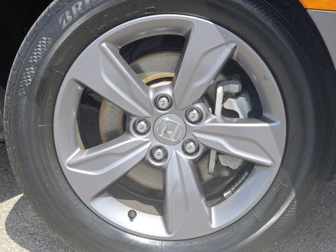 Used 2024 Honda Odyssey EX image 11