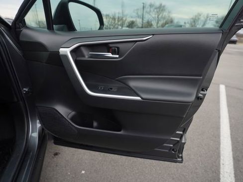 Used 2022 Toyota RAV4 XLE w/ Convenience Package image 21