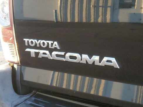 Used 2012 Toyota Tacoma 4x4 Access Cab image 11