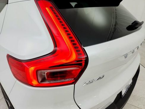 New 2025 Volvo XC40 B5 Core w/ Protection Package Premier image 19