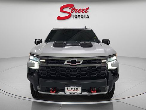 Used 2022 Chevrolet Silverado 1500 ZR2 w/ Technology Package AWD/4WD image 6