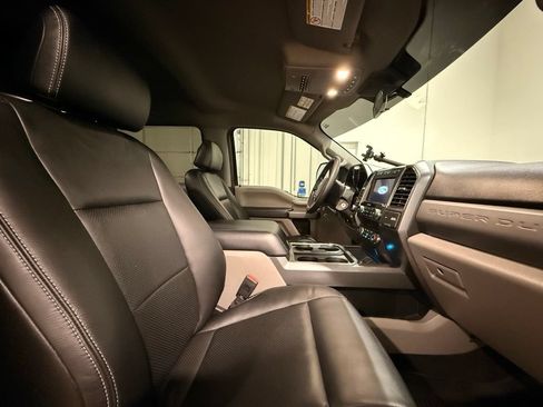 Used 2021 Ford F250 XLT w/ XLT Premium Package AWD/4WD image 29