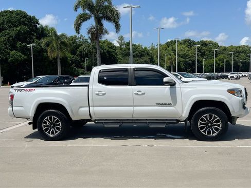 Used 2022 Toyota Tacoma TRD Sport AWD/4WD image 8