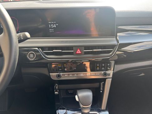 Used 2025 Kia Seltos S image 18