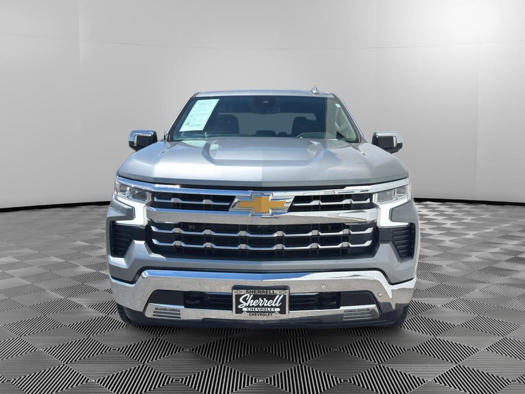 Used 2023 Chevrolet Silverado 1500 LTZ AWD/4WD image 2